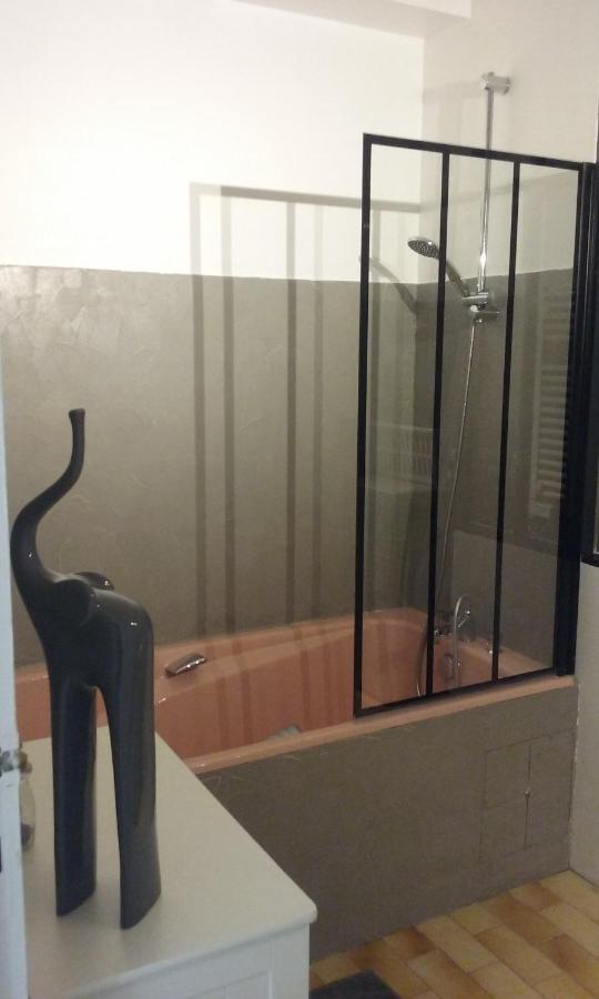 Appartement Climatise Avec Terrasse Au Coeur De Nyons Εξωτερικό φωτογραφία